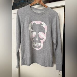 Gray Skull Graphic Sweatshirt